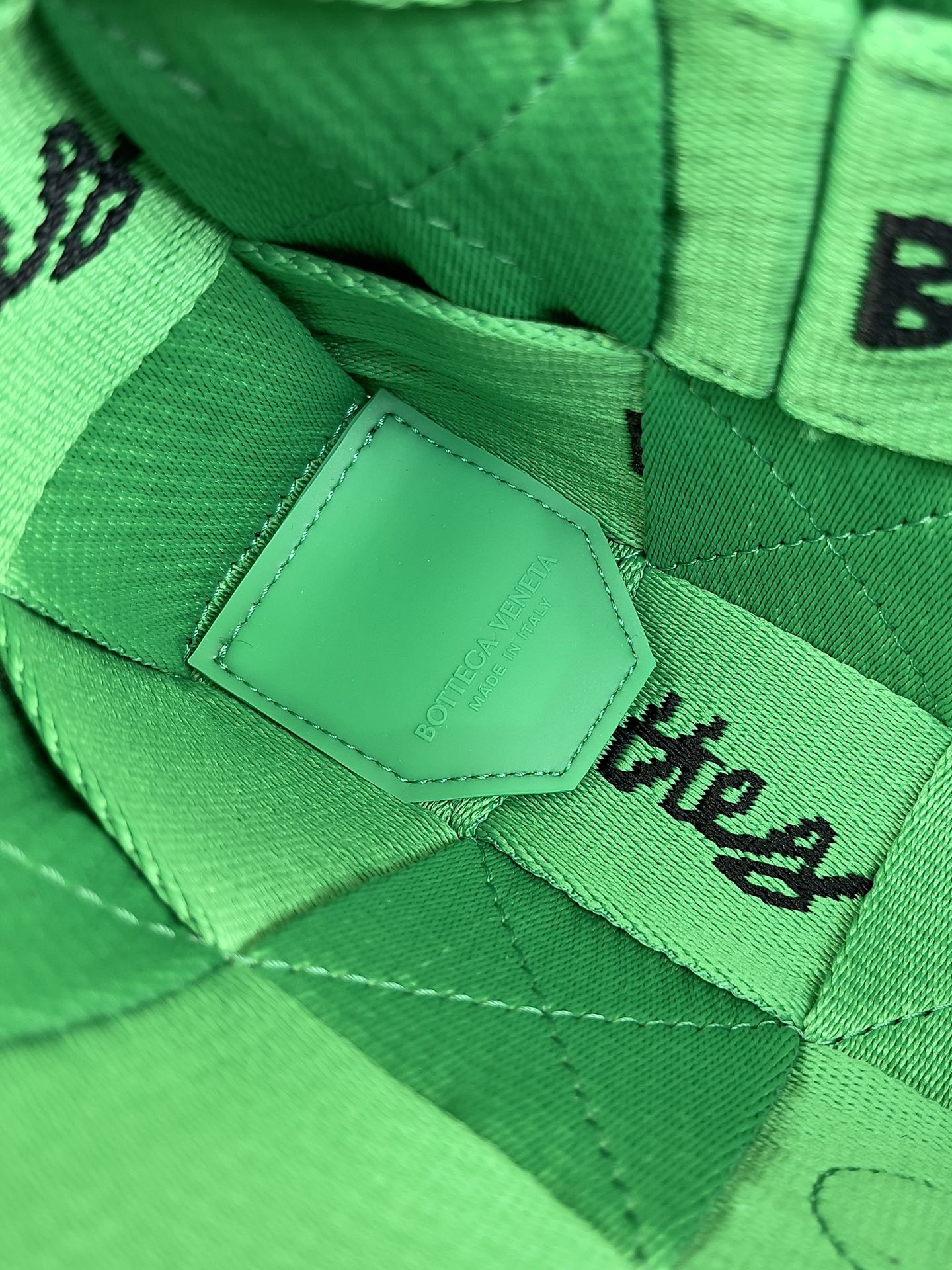 bo*te*ga Ve*ne*ta webbing crossbody bag-25*15*5cm