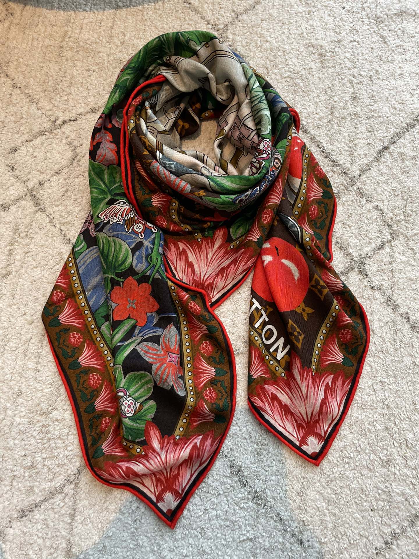 l0*is V*t0n square towel-140*140cm