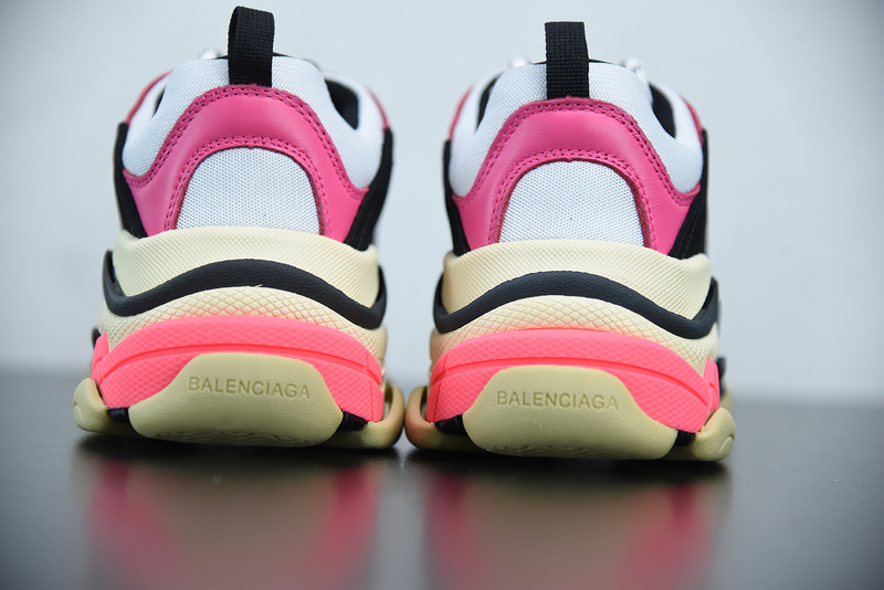 Ba*len*cia*ga triple s