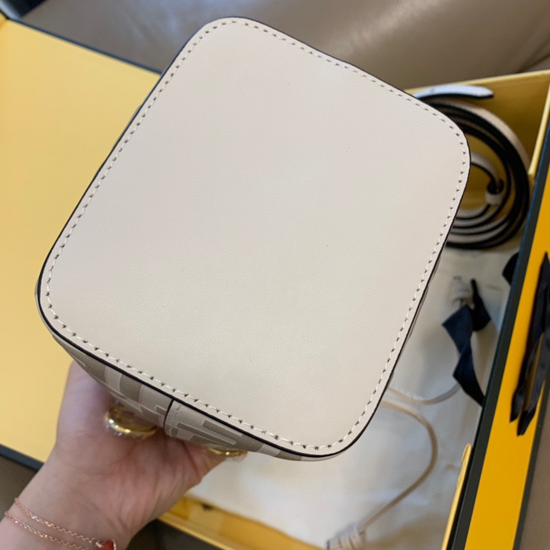 F**di mon tresor bucket-18*12*10cm