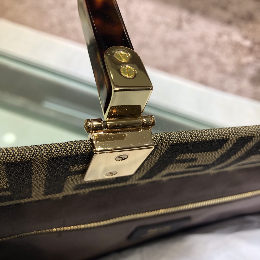 F**di tote-40*17*37 cm