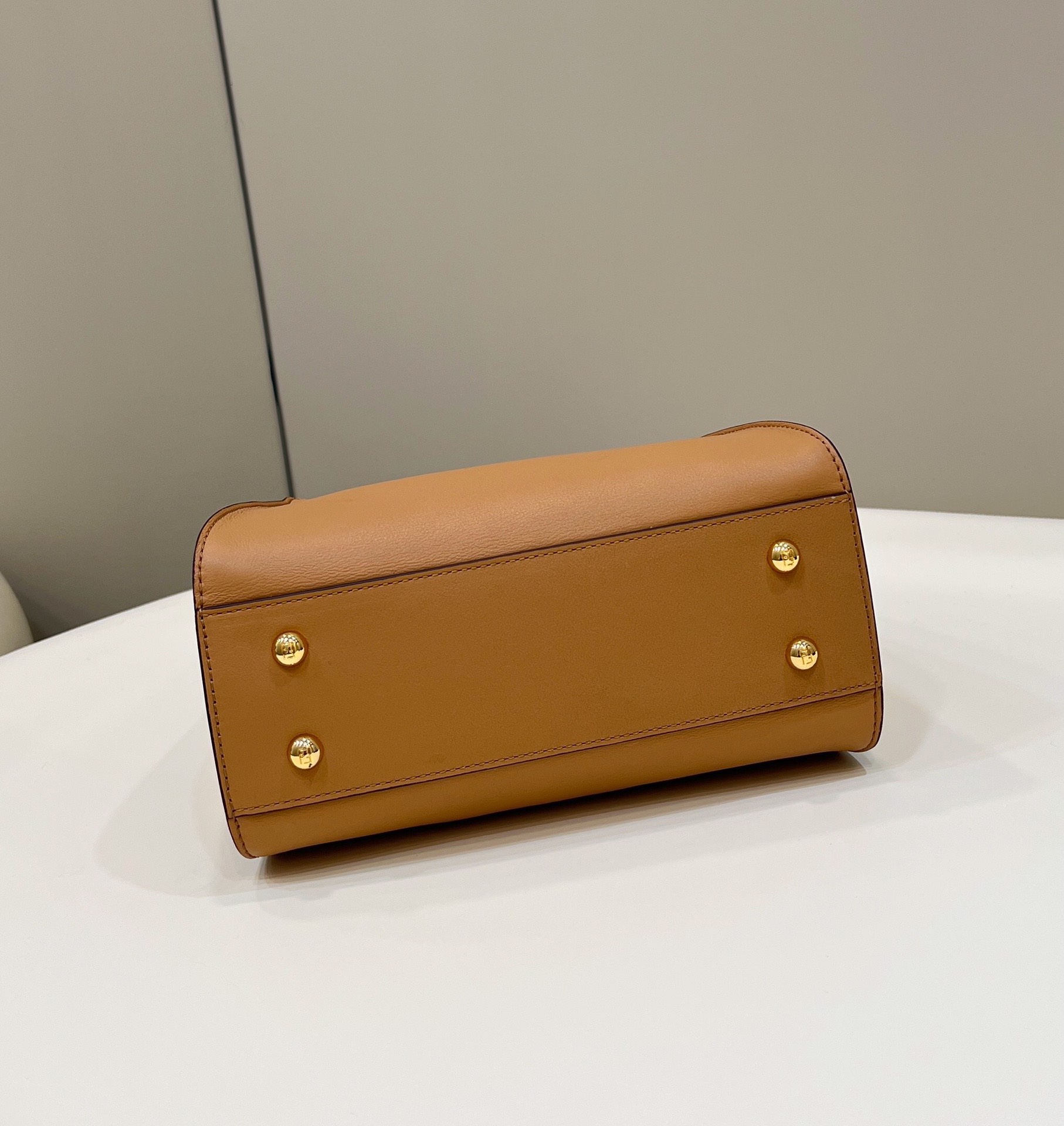 F**di peekabootote-24×7×19cm