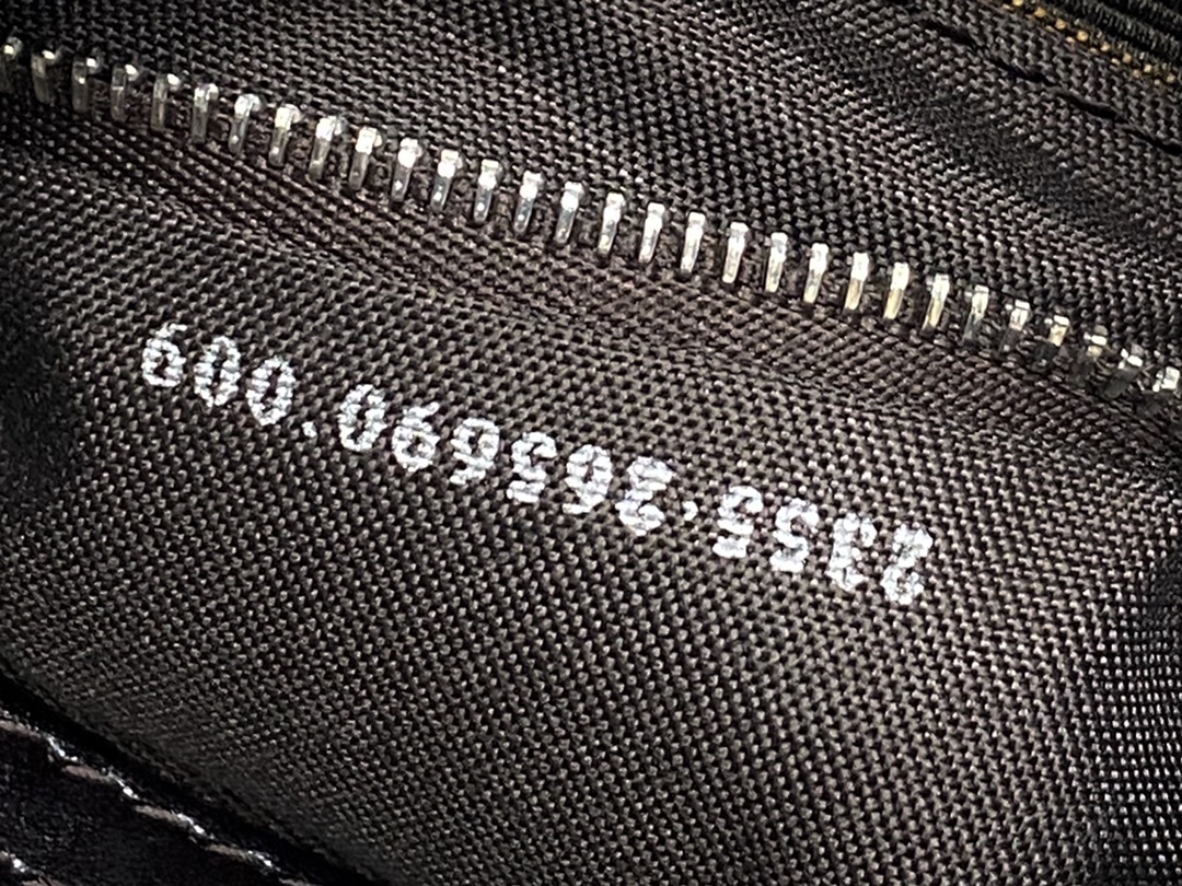 F**di vintage handbags-13×8×19cm