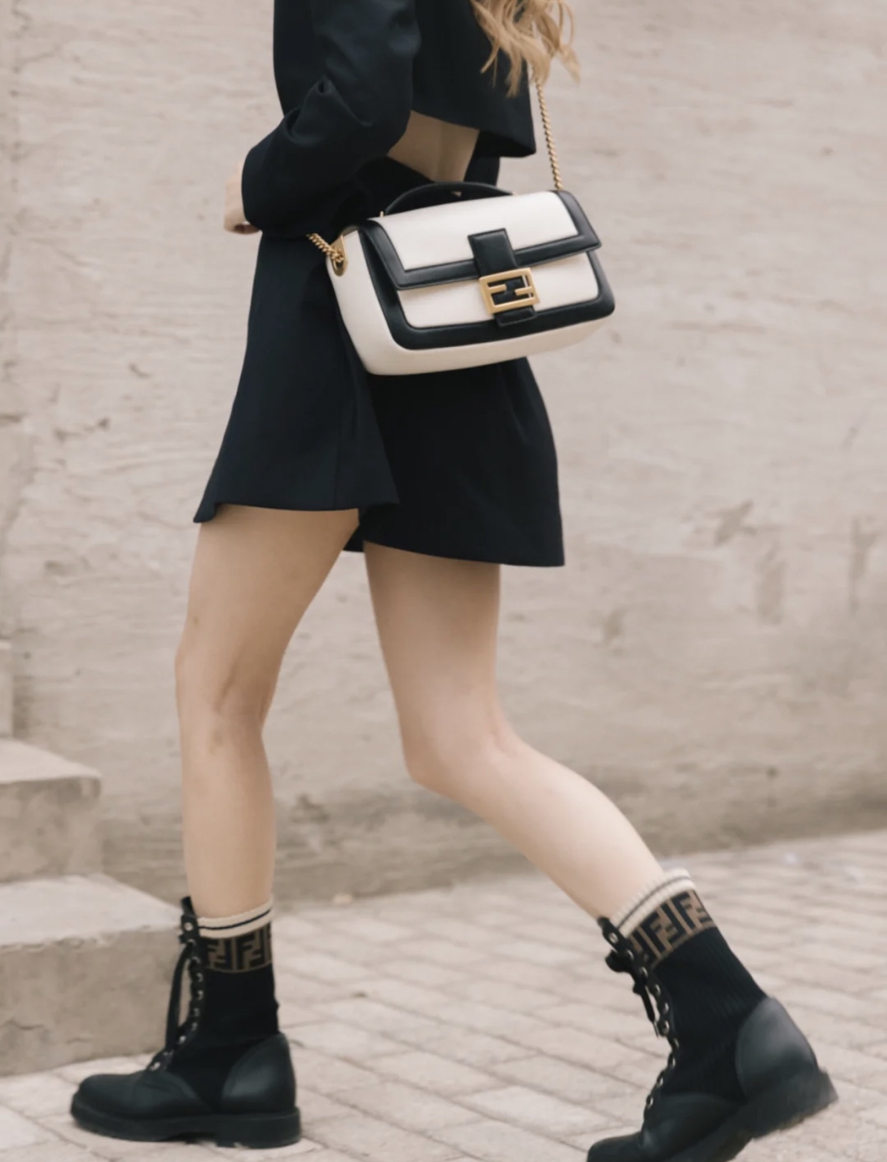 F**di medium baguette bag-26x15x4cm