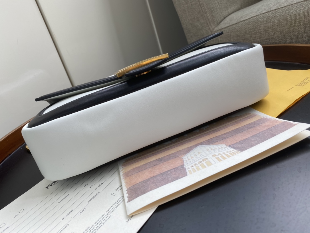 F**di medium baguette bag-26x15x4cm