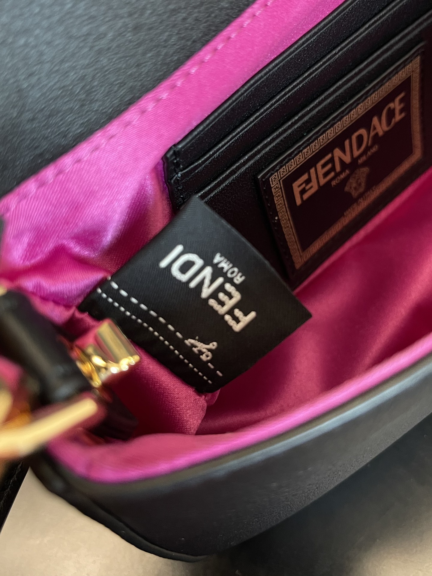 F**di small baguette bag-20x15x9cm