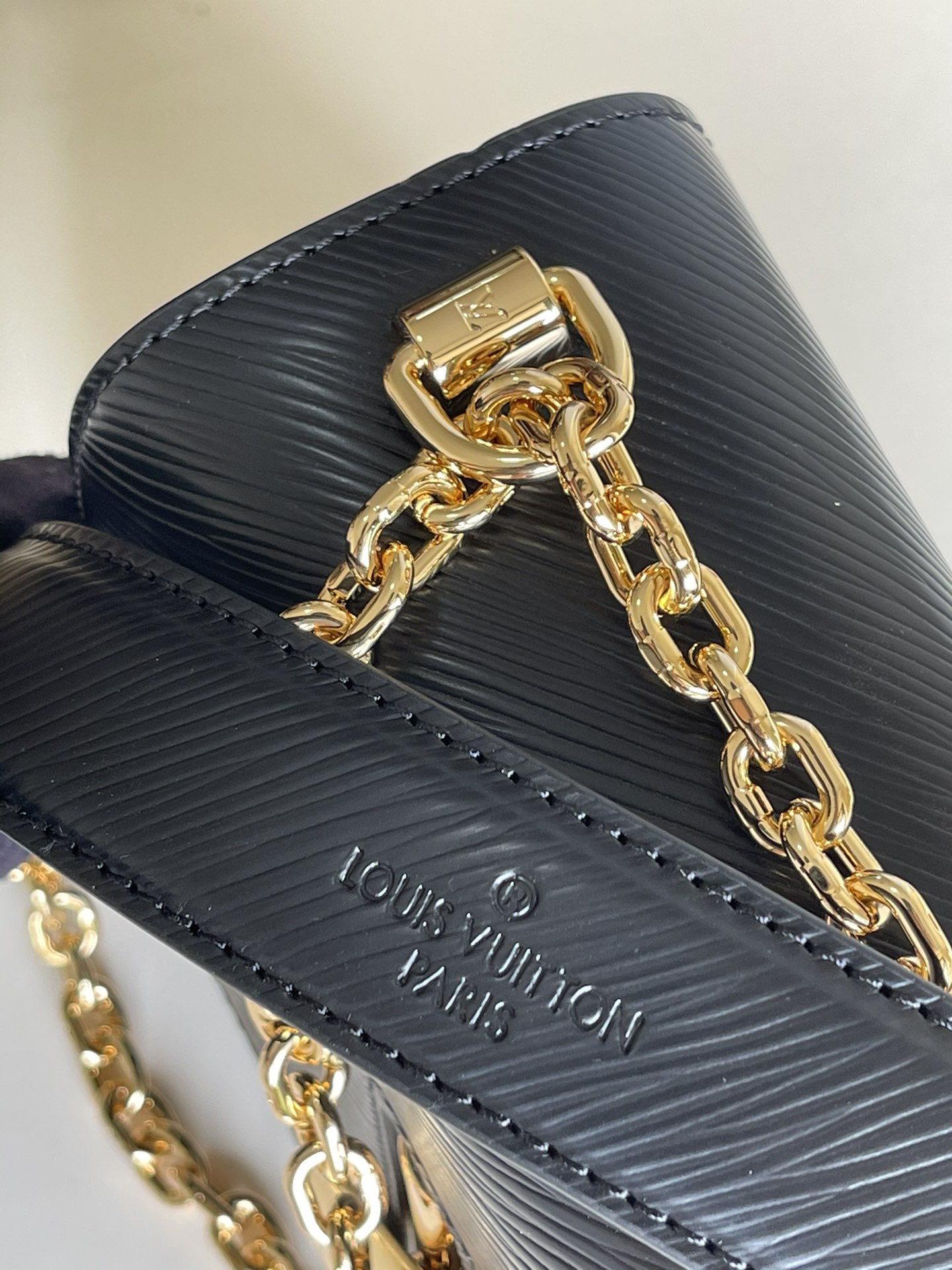 l0*is V*t0n twist mm-23*18*8cm