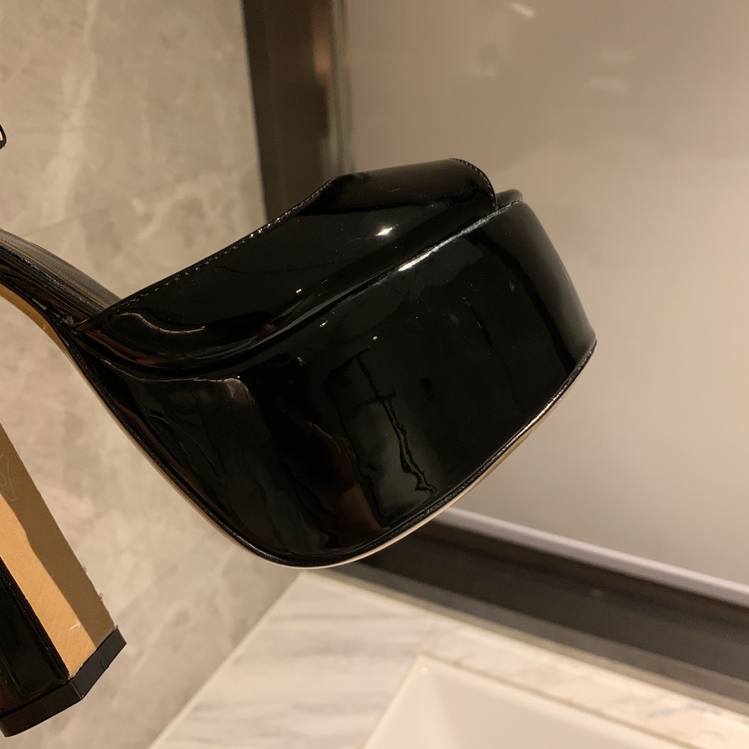 Va1e*ntin0 heels-15.5cm