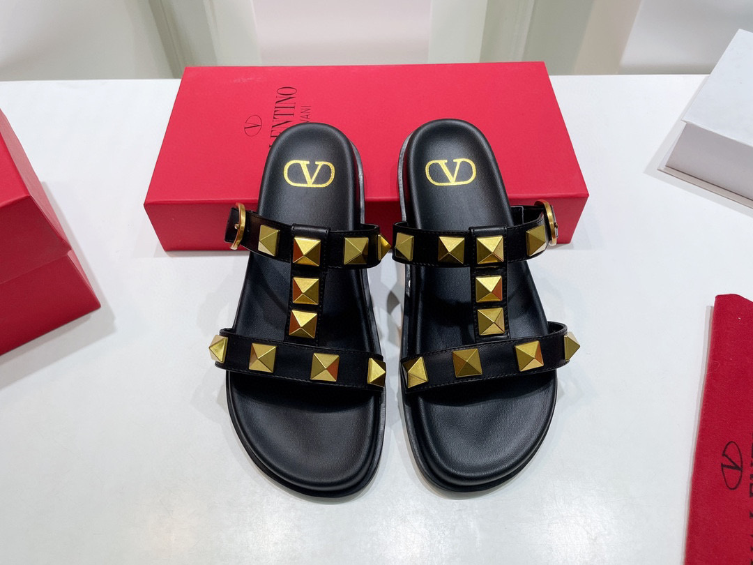 Va1e*ntin0 sandals