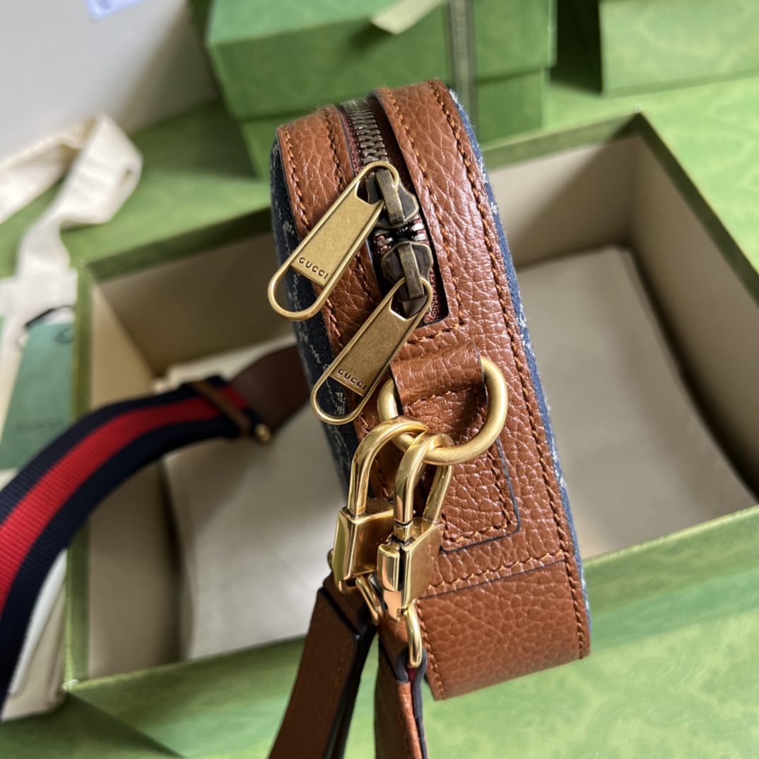 g*u*i vintage gg S*p*e-24.5x 16x 4.5cm