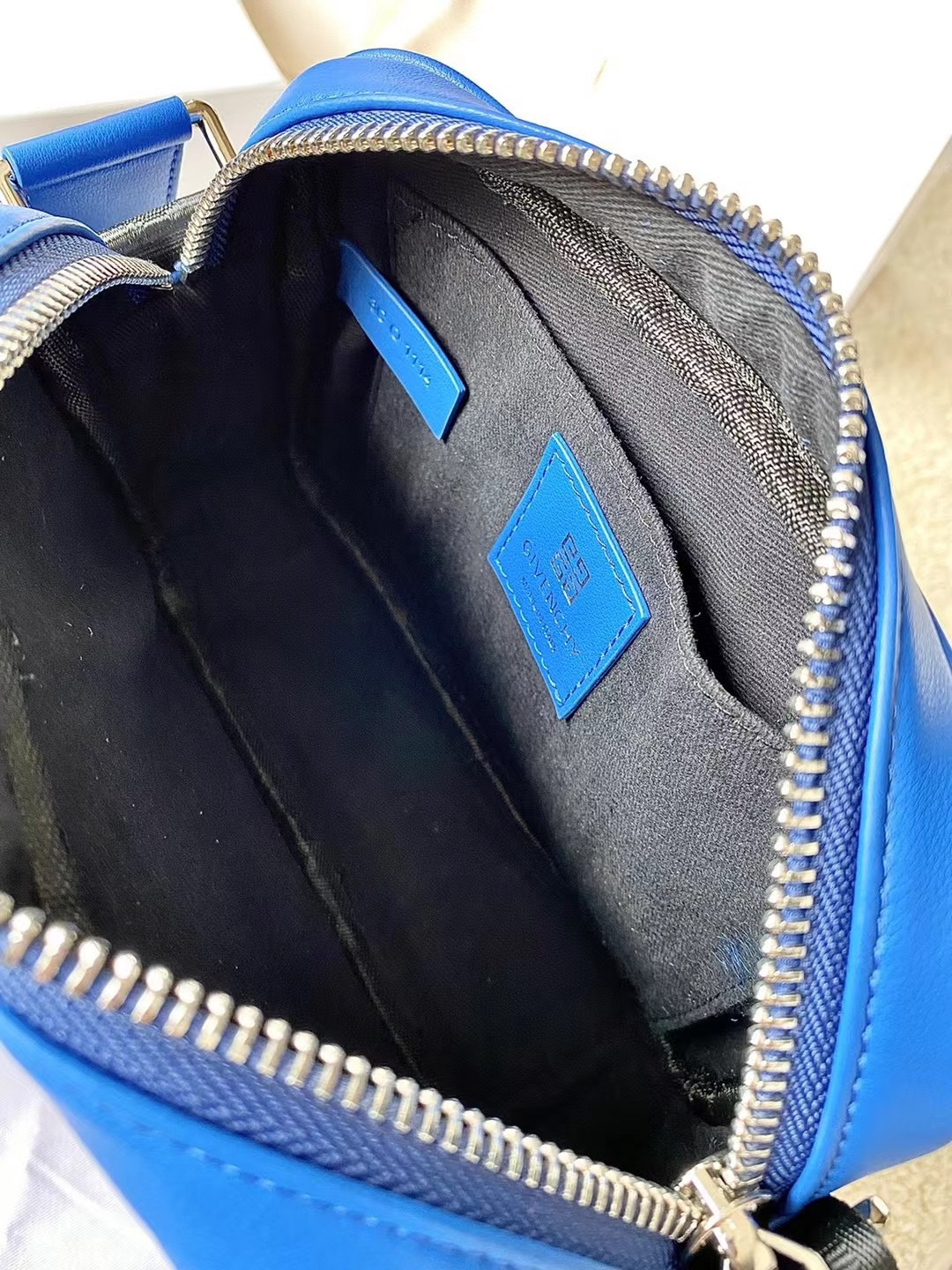 G1uenchy waist bag-16x11x8cm