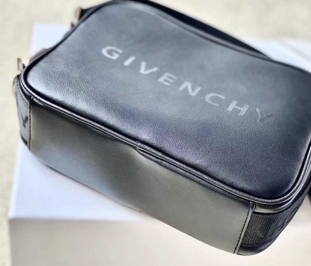 G1uenchy waist bag-16x11x8cm