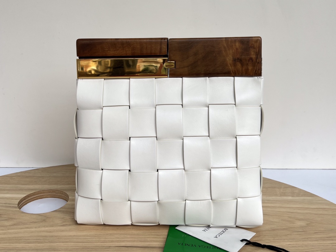 Bo*te*ga nappa pouch-28*26*5cm