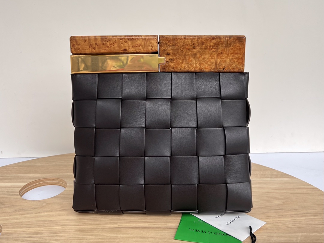 Bo*te*ga nappa pouch-28*26*5cm