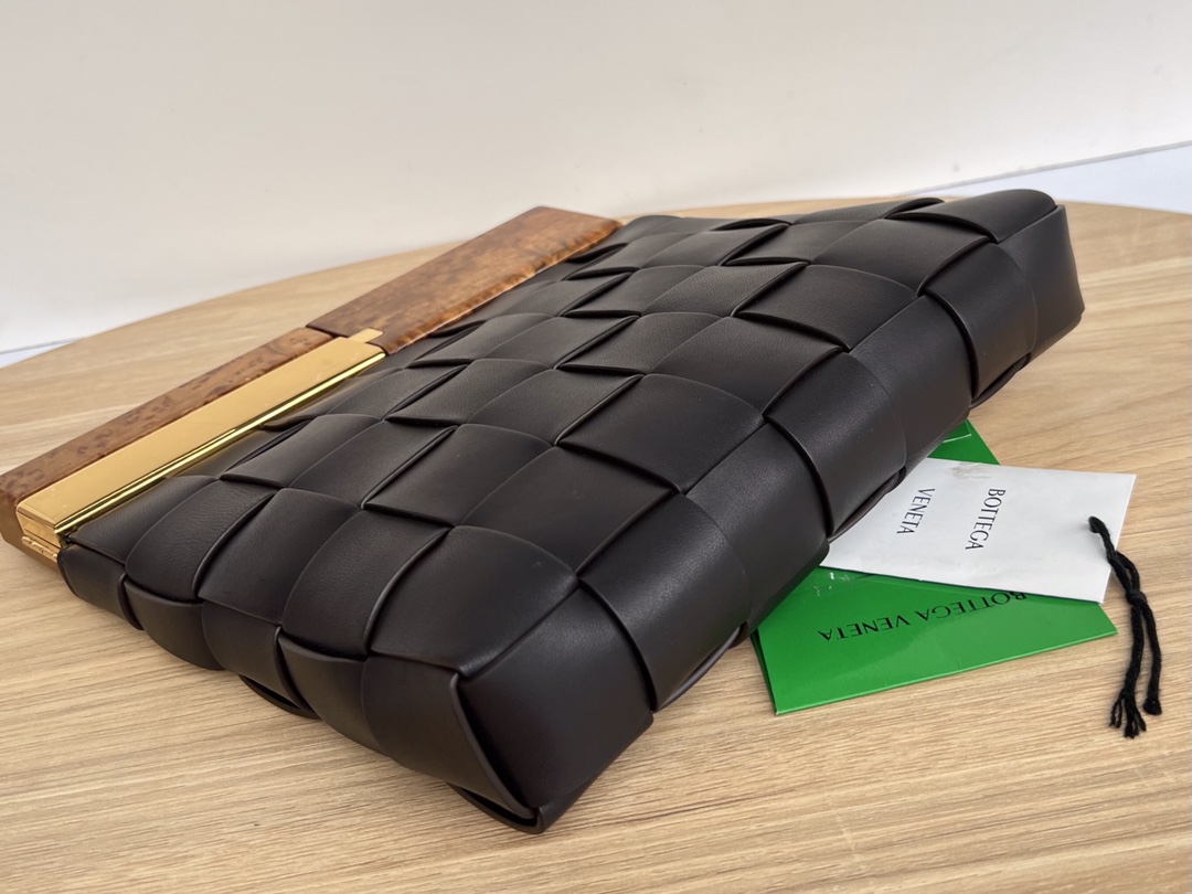 Bo*te*ga nappa pouch-28*26*5cm