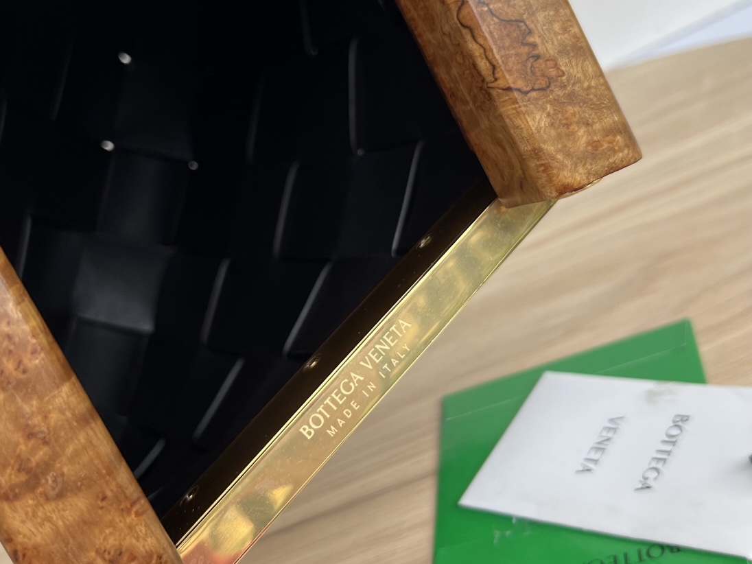 Bo*te*ga nappa pouch-28*26*5cm