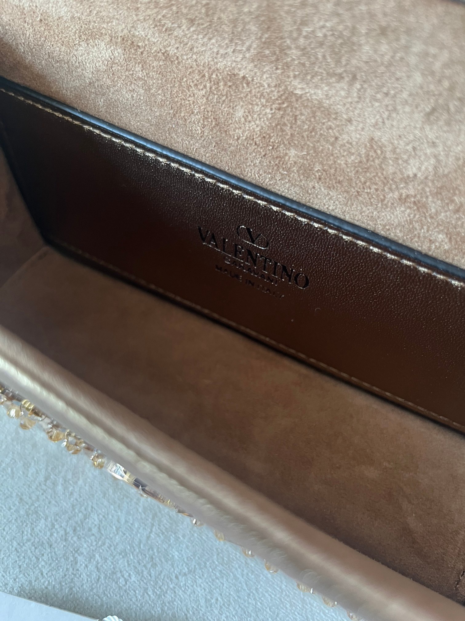 Va1e*ntin0 garavani mini loco-19*10.5*5cm