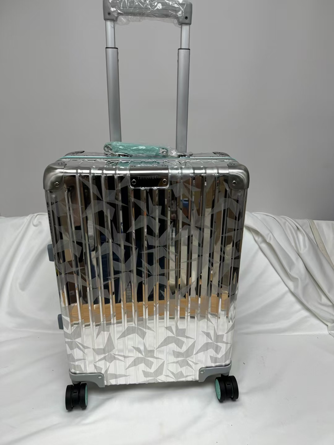 r1m0wa lU*gage-‭20inch