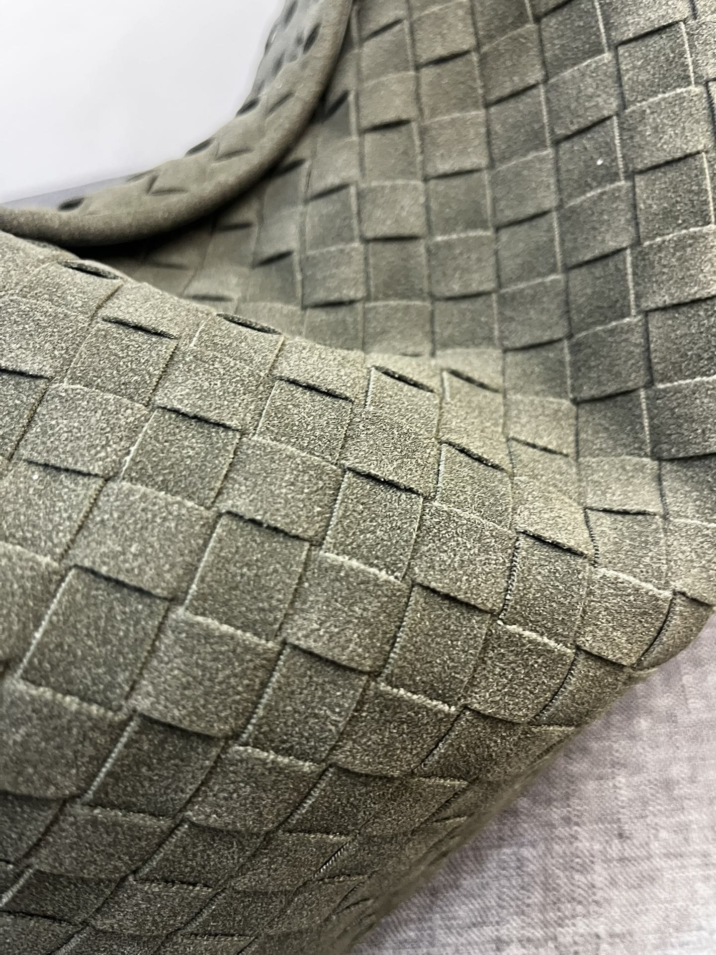 b0tt*ga Ven*ta hop bag-54*24*13cm