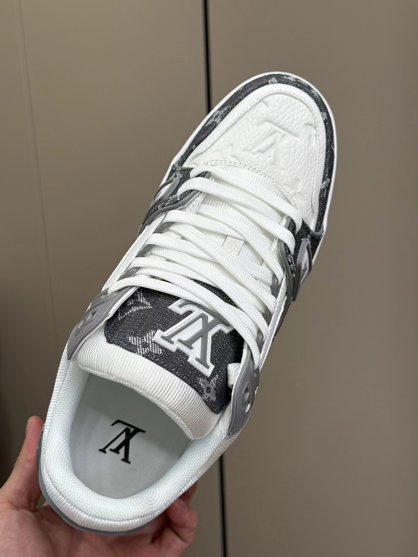 l0vis Vvtt0n trainer2(eu35-46)