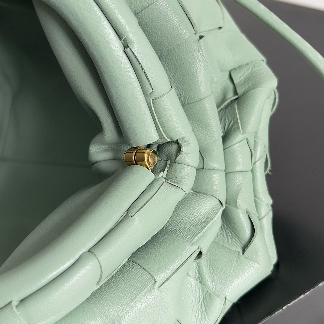 bo*te*ga Ve*ne*ta the pouch bag-22*9cm