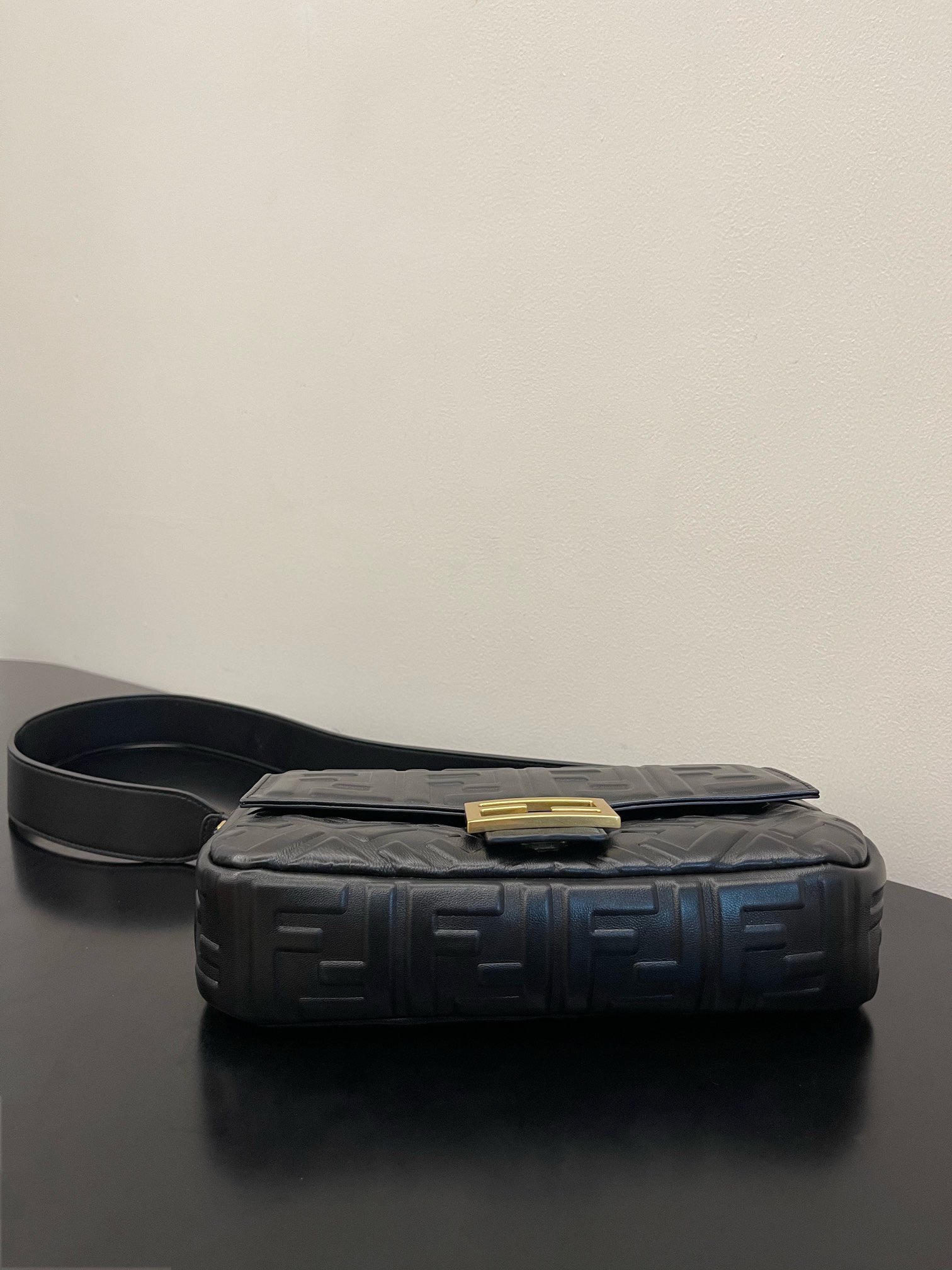 F**di baguette bag-26*13*6cm