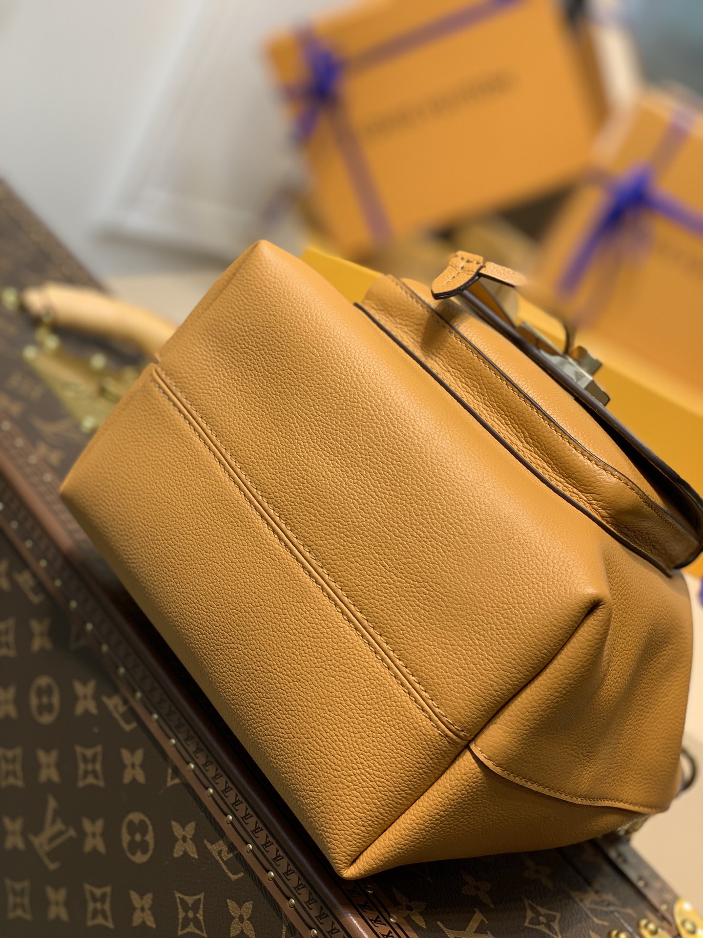 l0*is V*t0n lockme bucket-20*13*22cm