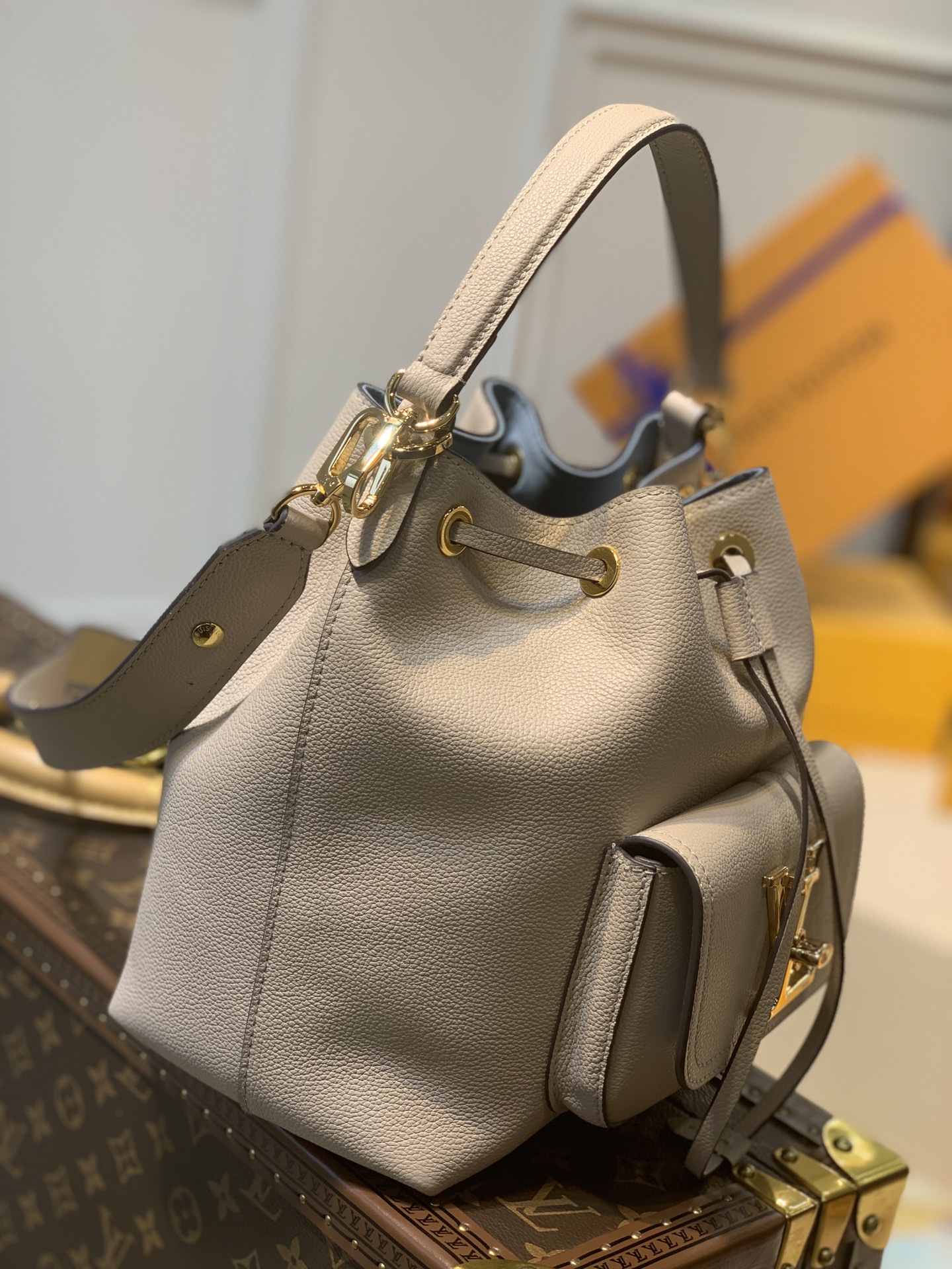 l0*is V*t0n lockme bucket-20*13*22cm