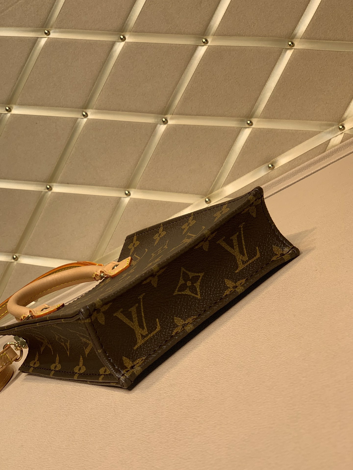 l0*is V*t0n petie sac plat tote-17*14*5.5cm