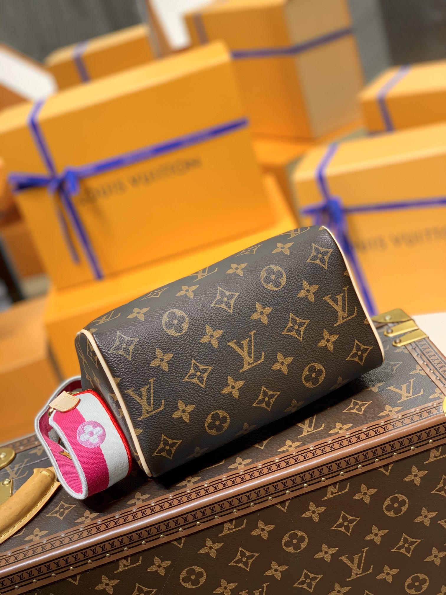 l0*is V*t0n speedy-m41114-20x 13.5x 11.5cm