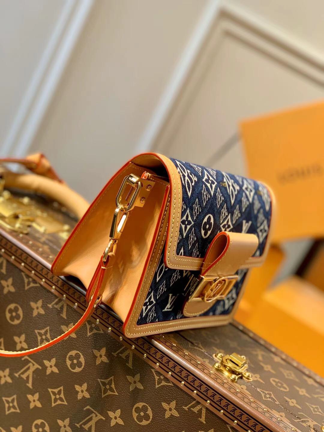 l0*is V*t0n since 1854 dauphine-20*15*9cm