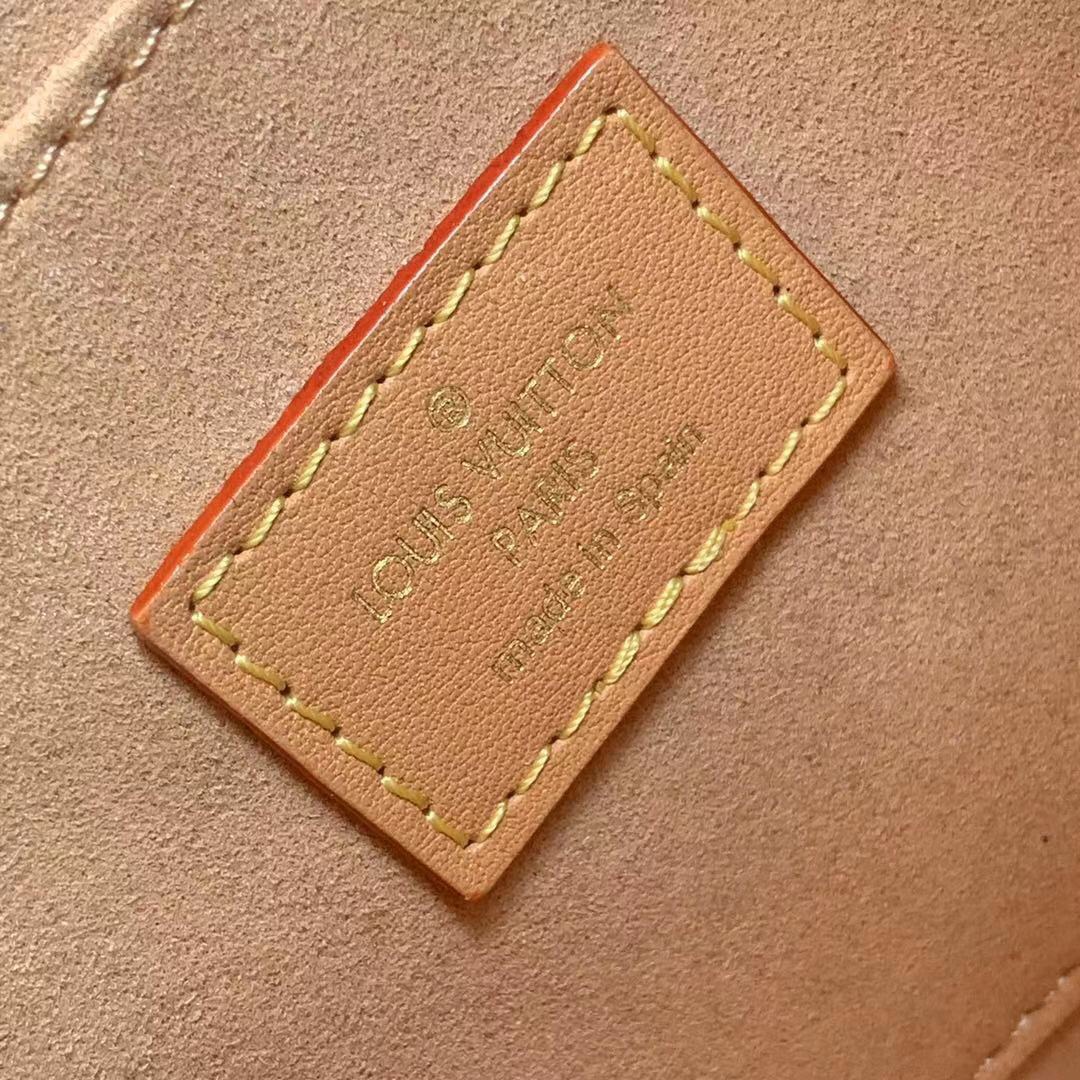 l0*is V*t0n since 1854 dauphine-20*15*9cm