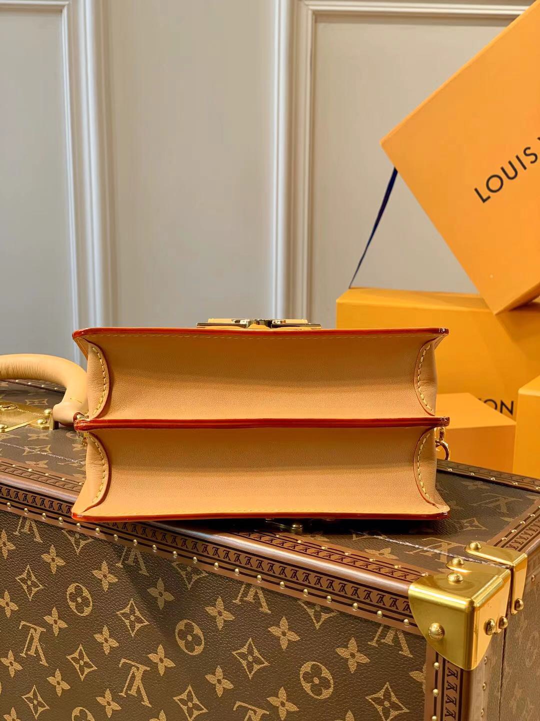 l0*is V*t0n since 1854 dauphine-20*15*9cm