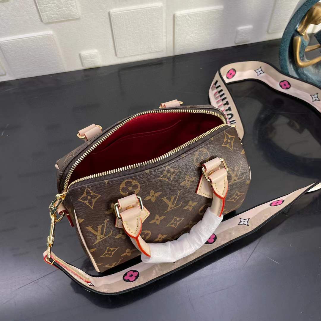 l0*is V*t0n speedy-m41114-red inside-20x 13.5x 11.5cm