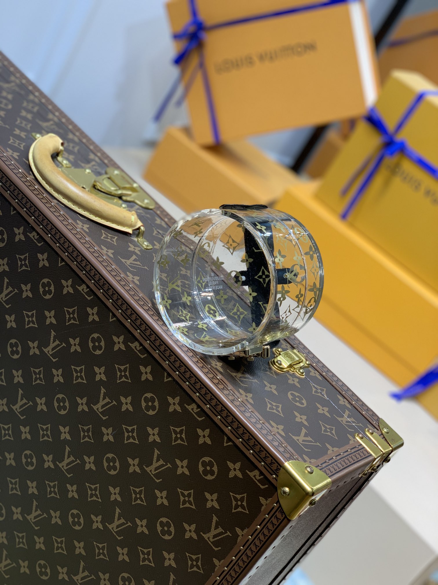 l0*is V*t0n gi0645 scott-12.5x12.5x12.5cm