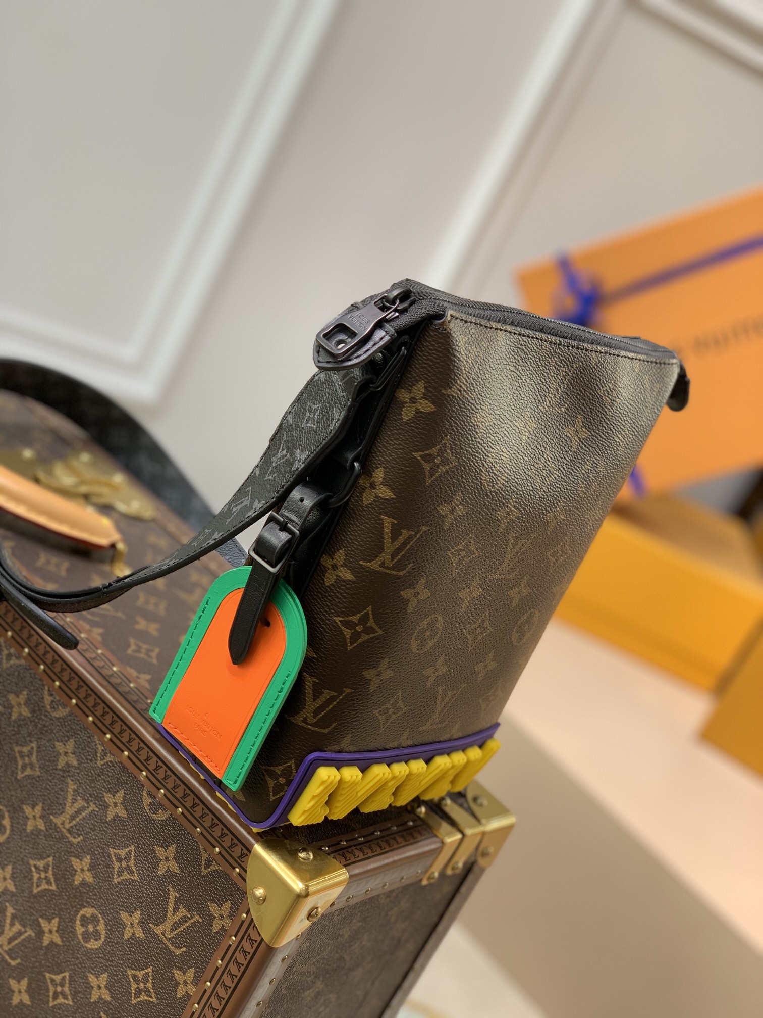 l0*is V*t0n cruiser handbags-25*22.5*13cm