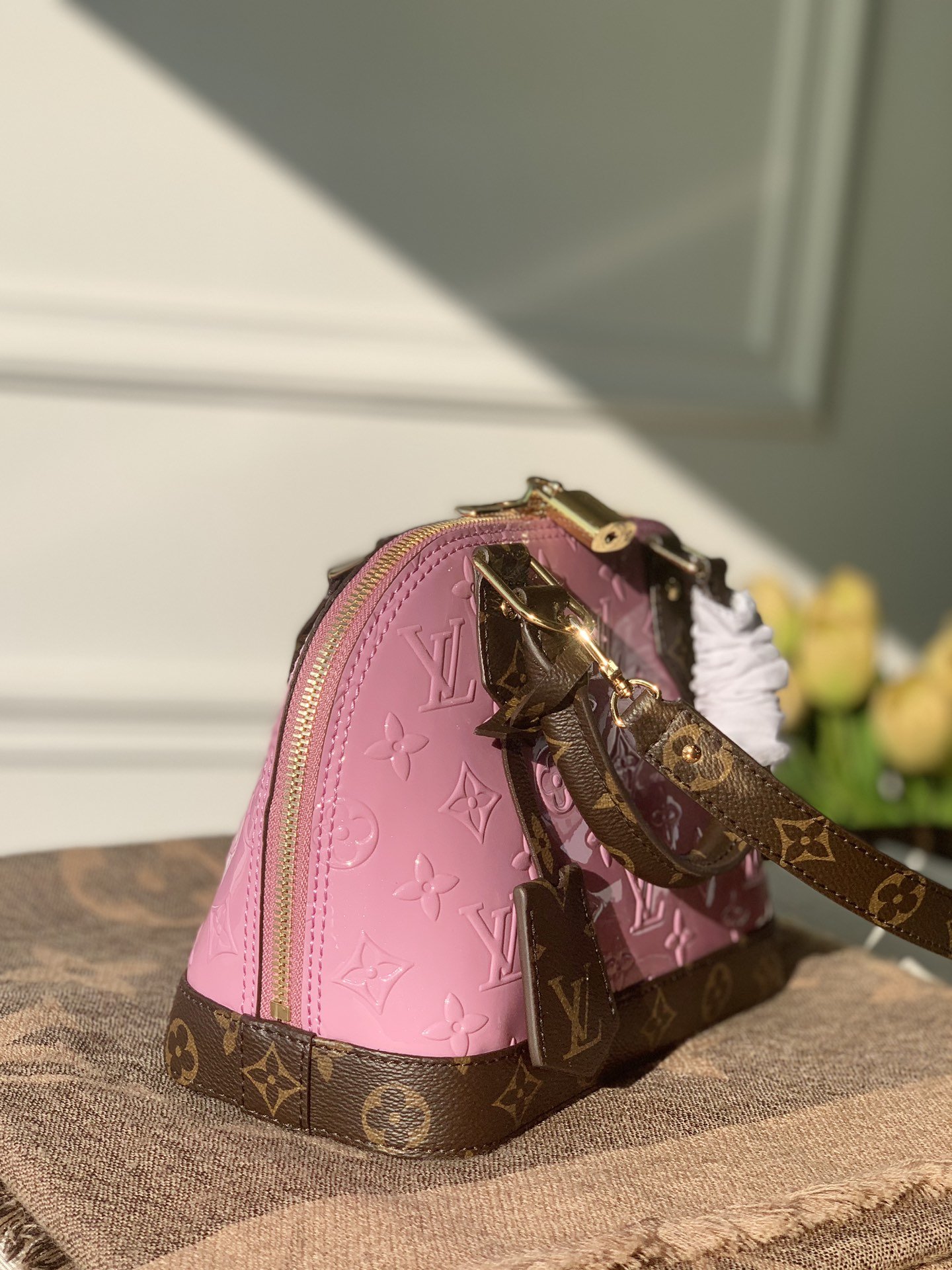 l0*is V*t0n alma bb-25*19*12cm