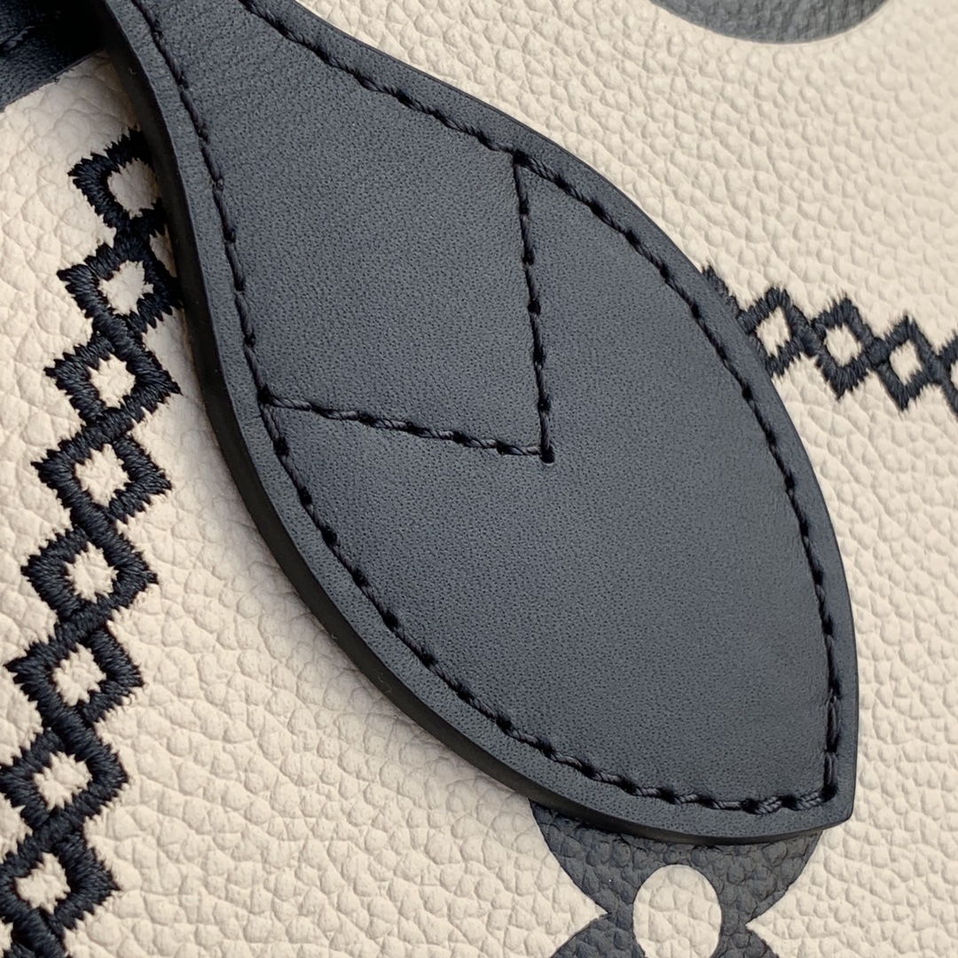 l0*is V*t0n neverfull wild at heart-32*29*17cm