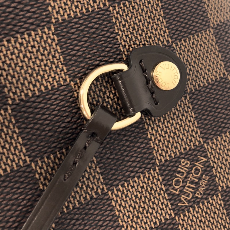 l0*is V*t0n neverfull mm (red inside) -32*29*17cm