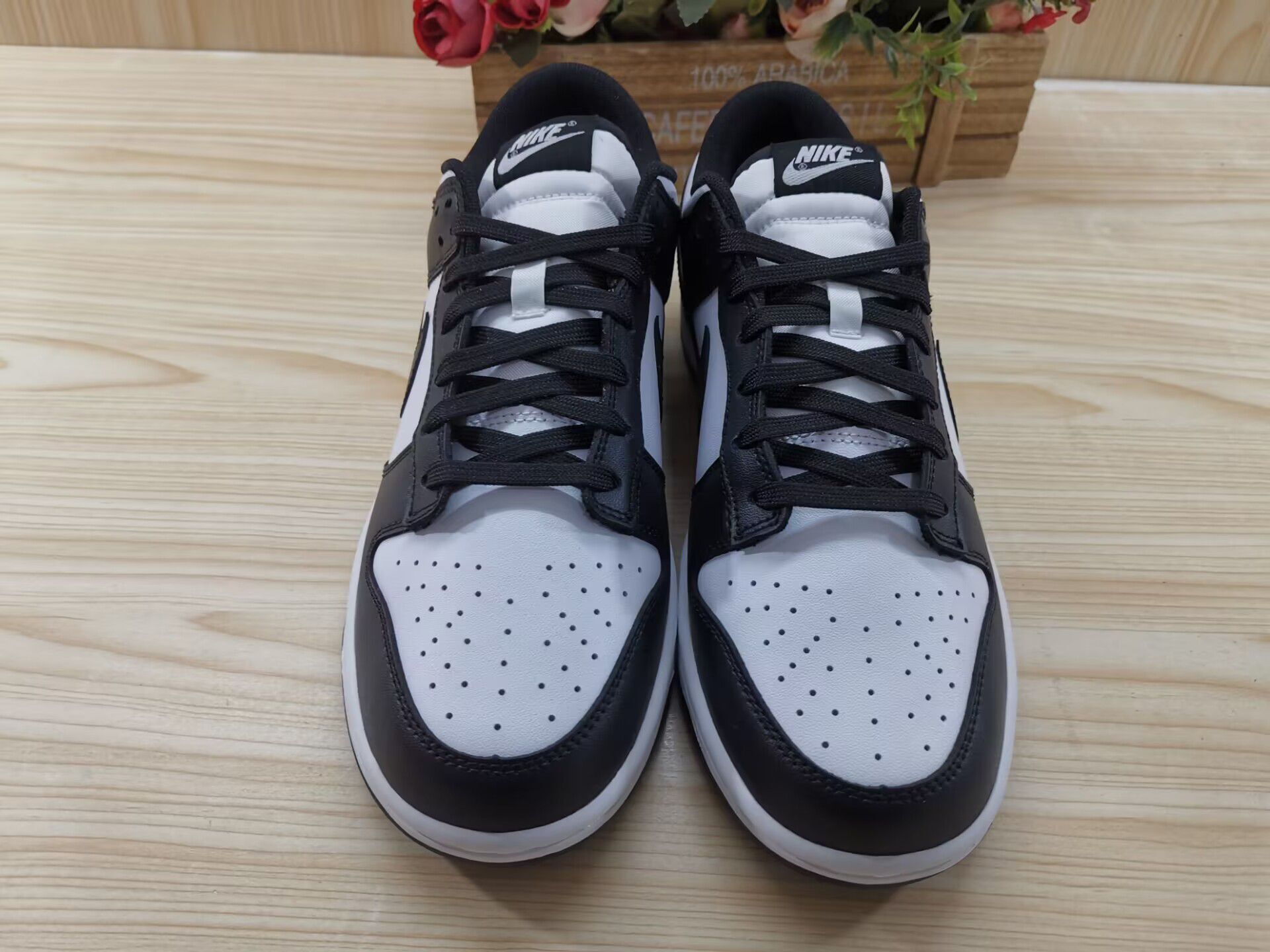 NIKE DUNK LOW RETRO WHITE BLACK PANDA DD1391-100