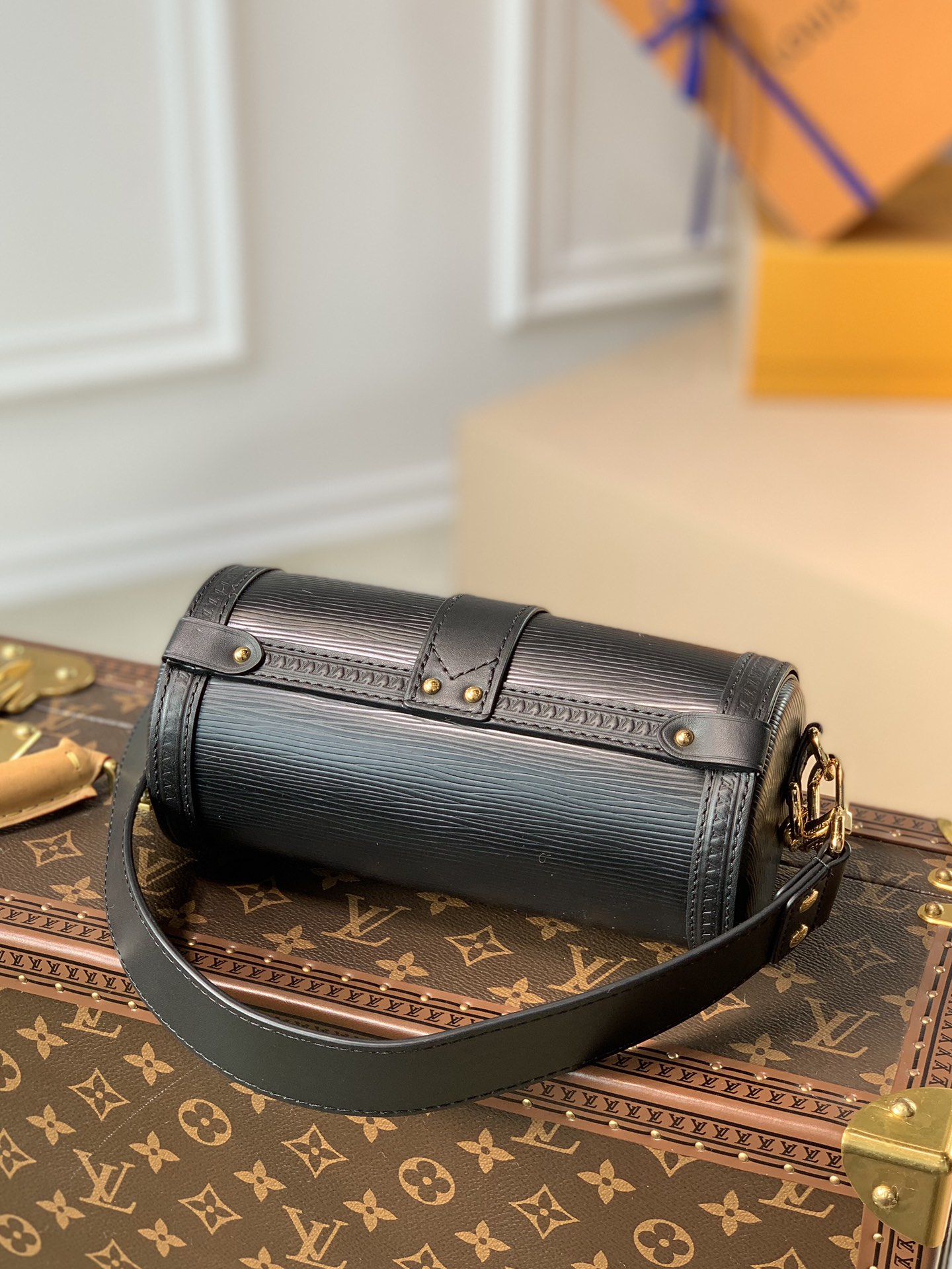 l0*is V*t0n papillon trunk-19x9x9cm