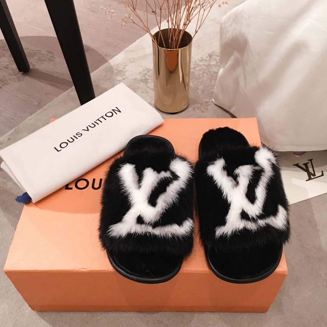 l0*is V*t0n slippers
