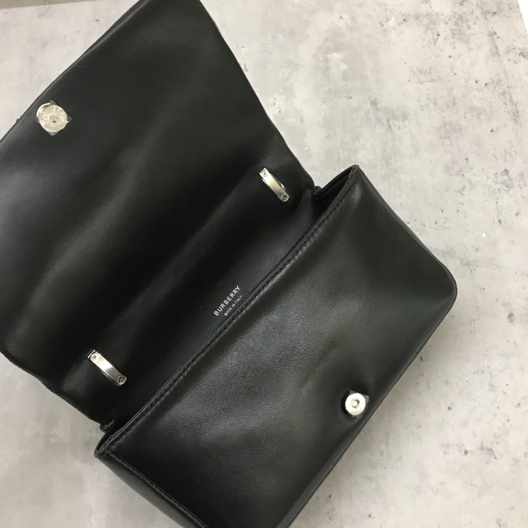 B**rry lola chain bag-23*13*6cm