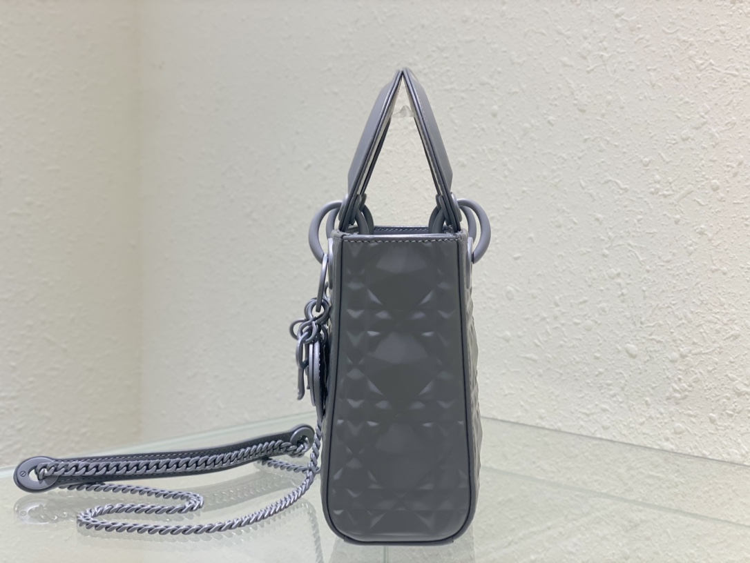 lady D*or bag-17cm