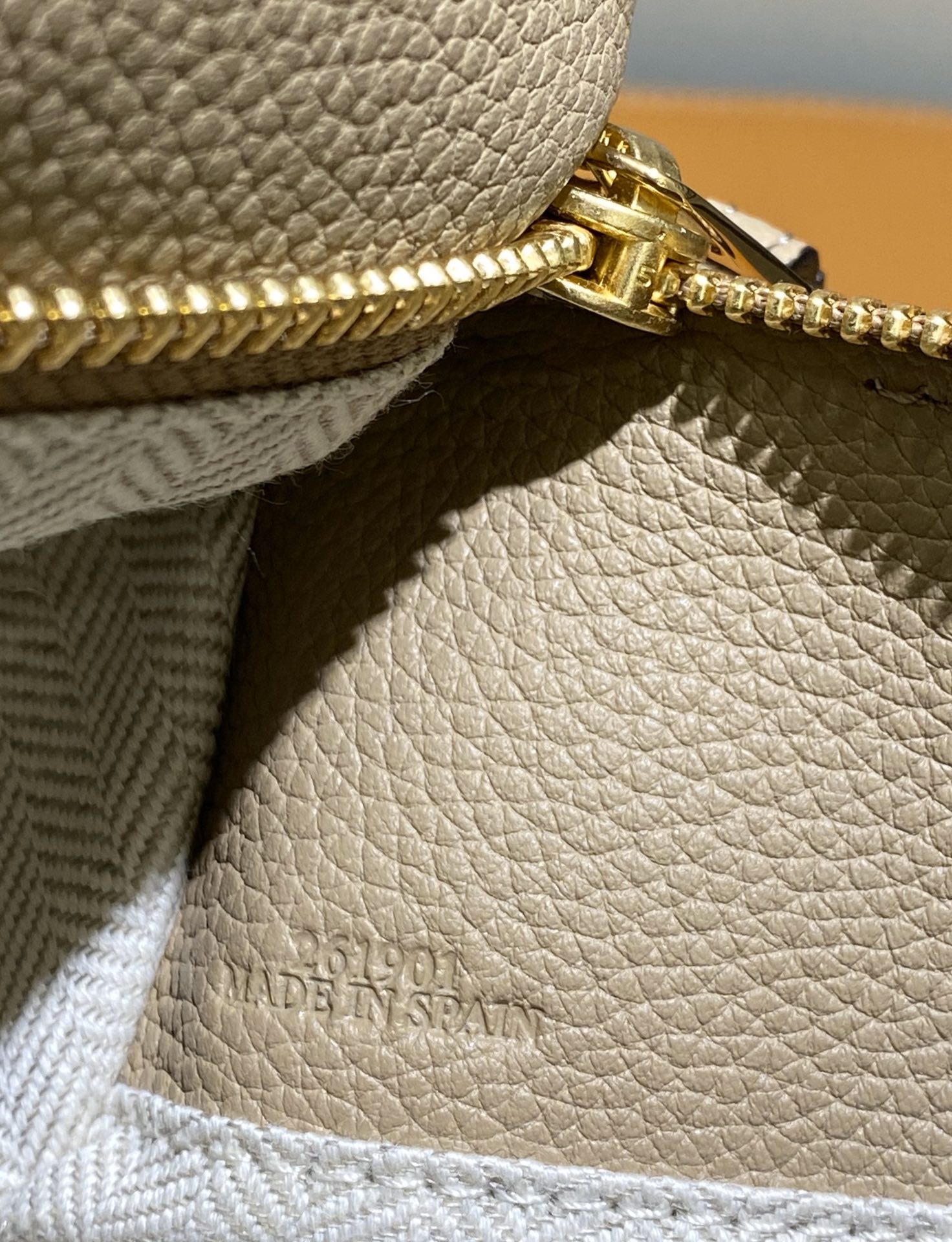 L0ew* puzzle medium bag-29*18*12cm