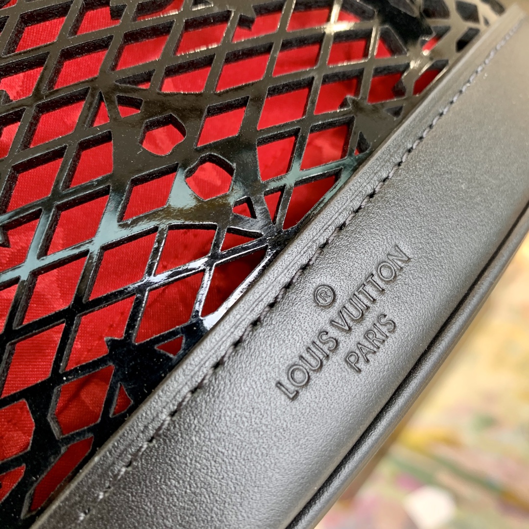 l0*is V*t0n bucket -23x26x16cm