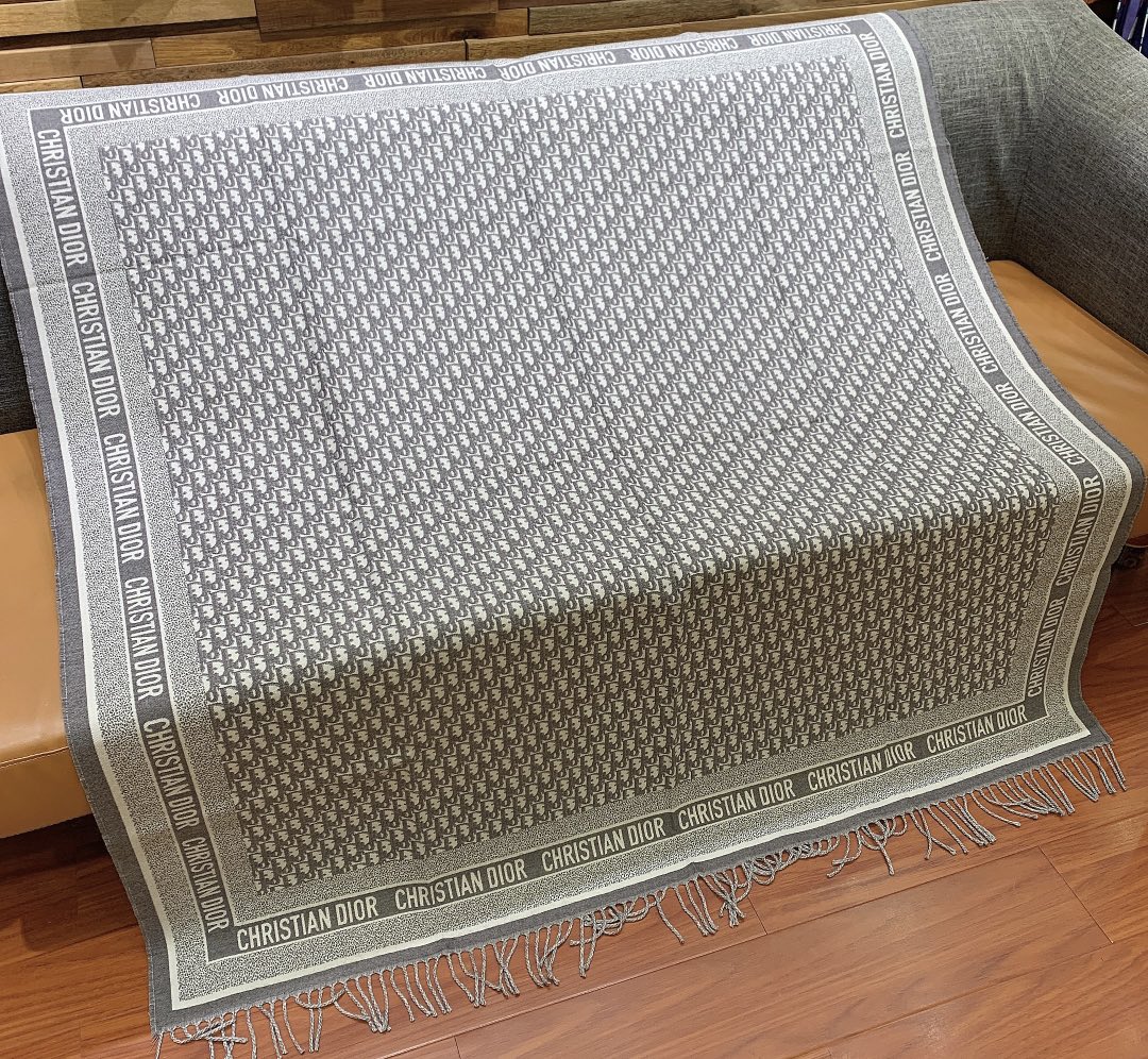 D*or printed shawl-140 x 140cm