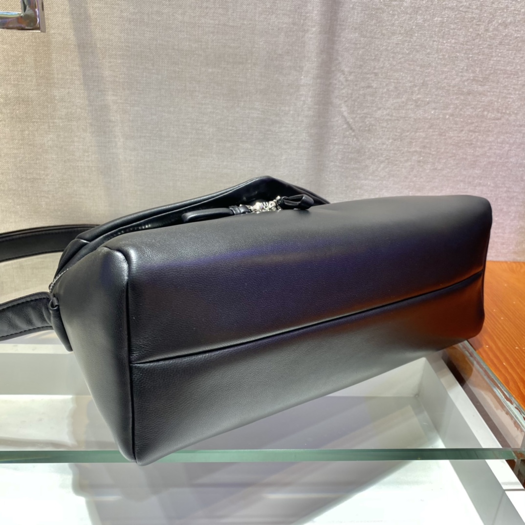 Pra*a lambskin shoulder bag-1bc165-32*21*12cm