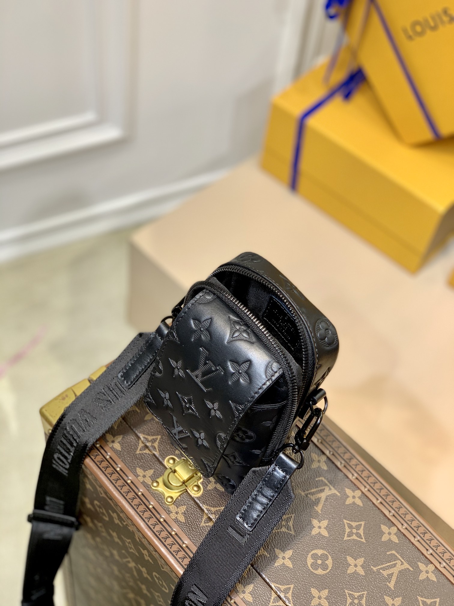 l0*is V*t0n flap double-m81005-11*18*8cm