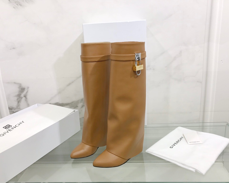 G1uenchy boots(eu35-42)